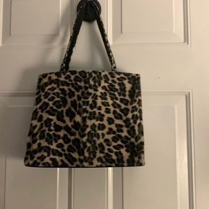 Beautiful cheetah-print purse.